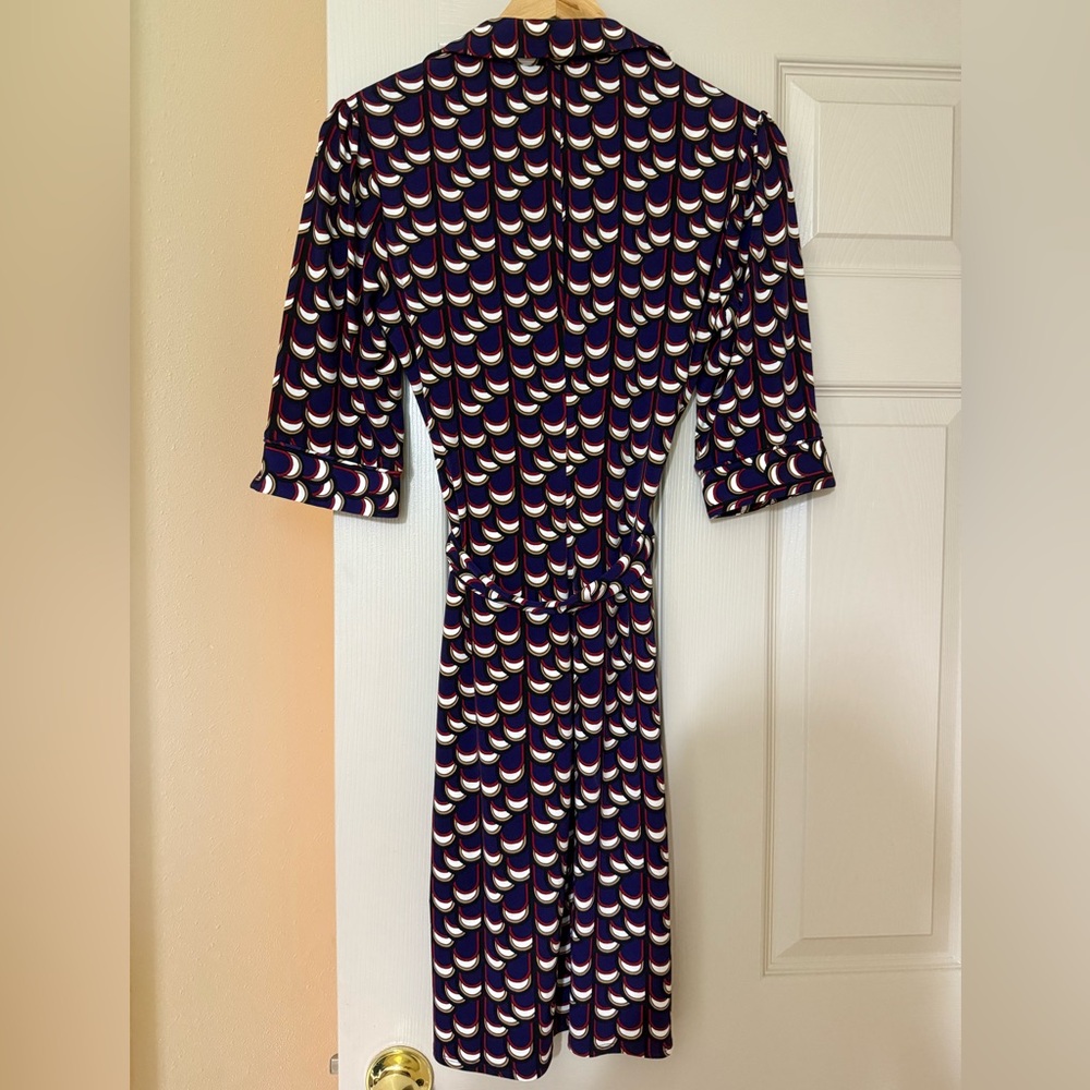 Laundry by Shelli Segal purple white and red belted dress size 2 - Picture 3 of 3